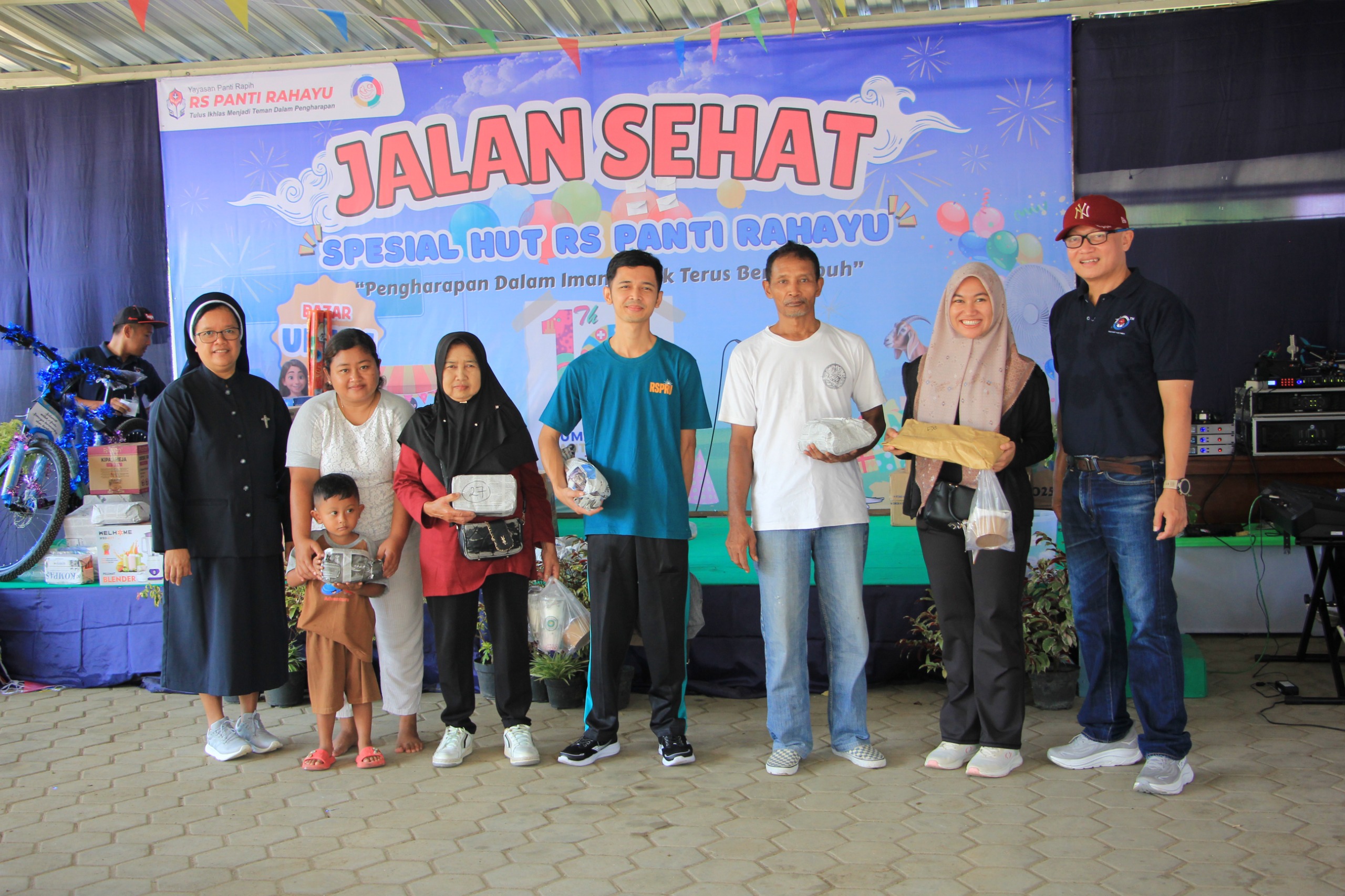 RS Panti Rahayu Gelar Kegiatan Jalan Sehat dalam Rangka HUT ke-12